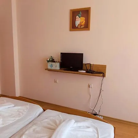 Апартаменты Holiday-orchid Menada Солнечный берег