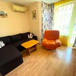 Holiday-orchid Menada Apartment *