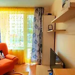 Holiday-orchid Menada Apartment