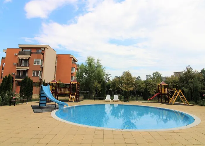 Апартамент Holiday-orchid Menada *