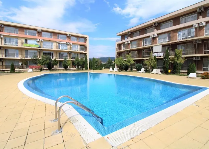 Апартамент Holiday-orchid Menada