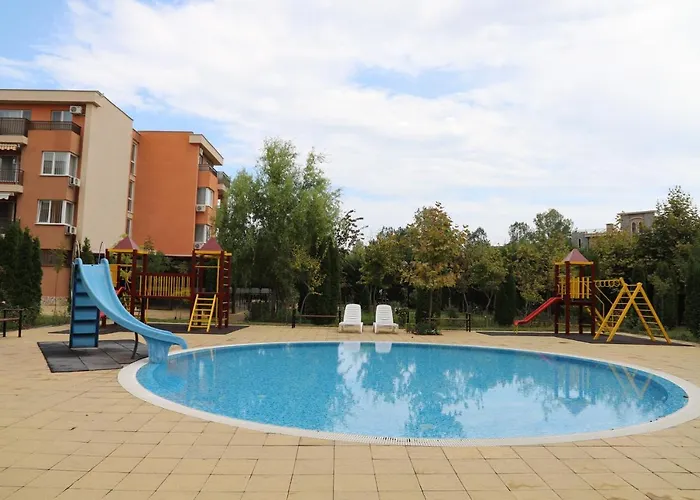 Апартамент Holiday-orchid Menada *